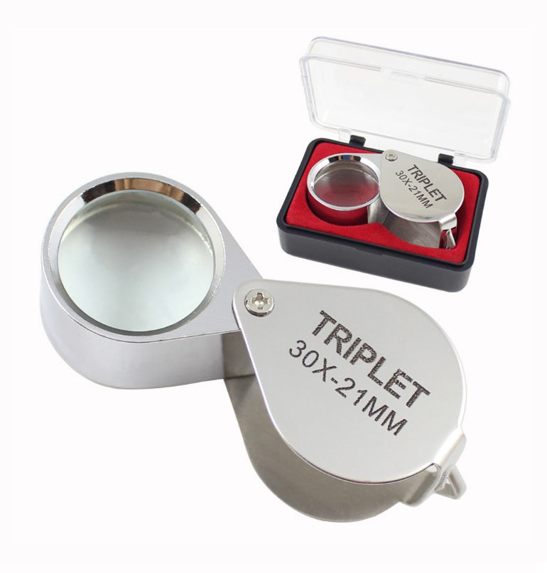 The Field Lens Magnifier — discover the hidden world beneath your feet